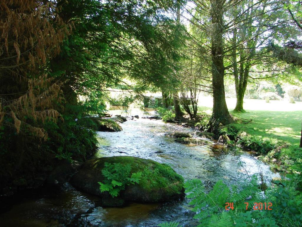 Hotel Du Lac Huelgoat Dış mekan fotoğraf